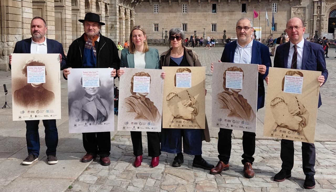A gala dos Premios Follas Novas do Libro Galego celebrarase o 9 de maio no Teatro Principal de Santiago, con dúas iniciativas municipais entre as finalistas