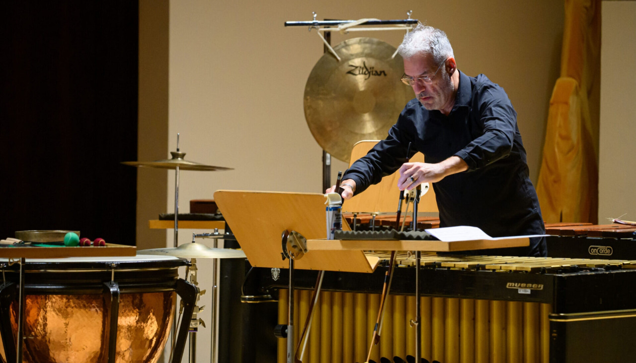 A Escola de Altos Estudos Musicais organiza en maio dúas xornadas de formación en percusión coa participación do especialista Juanjo Guillem