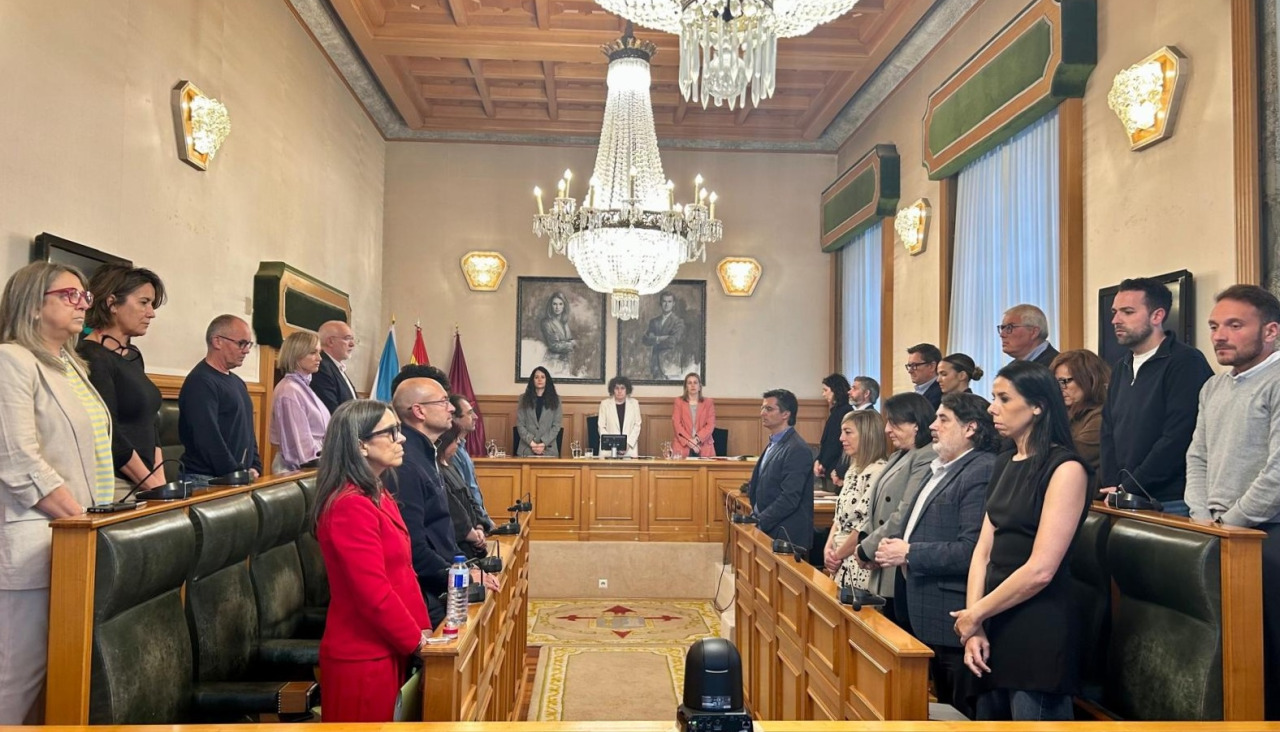 O pleno municipal deu luz verde a unha declaración institucional que reforza o compromiso do Concello coa lingua galega e cos dereitos lingüísticos da cidadanía