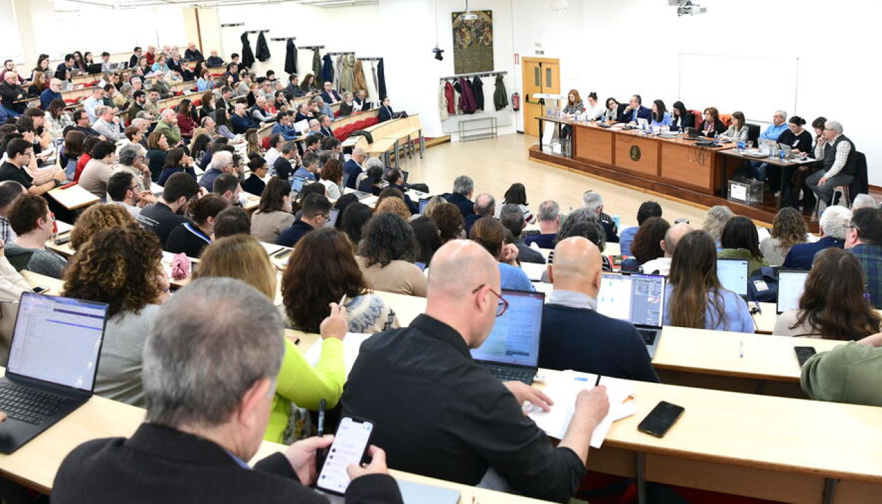 El nuevo Claustro de la USC quedó constituido este lunes tras la renovación derivada de las elecciones celebradas en febrero