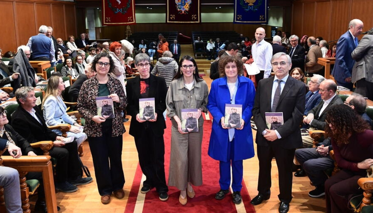 De esquerda a dereita, Ana Cabana, Chus Nogueira, Rosa Crujeiras, Goretti Sanmartín e Francisco Cidrás