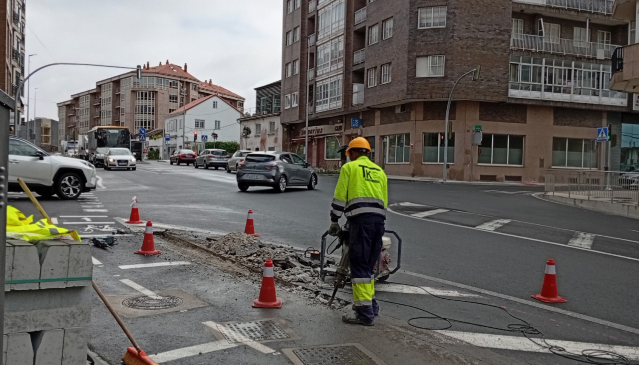 Obras en la Calle Rosalía de Castro, en O Milladoiro