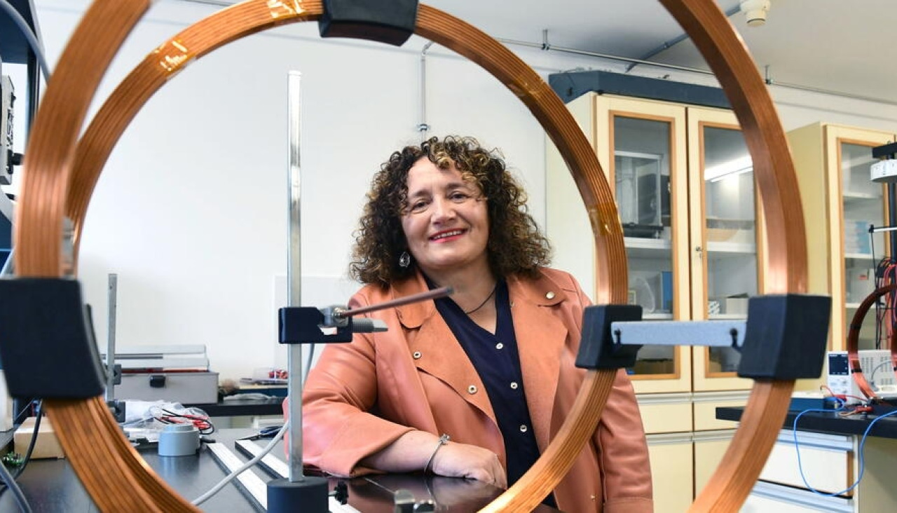 A proposta destaca a necesidade de reforzar os vínculos entre a Facultade de Física, os institutos de investigación e o tecido empresarial