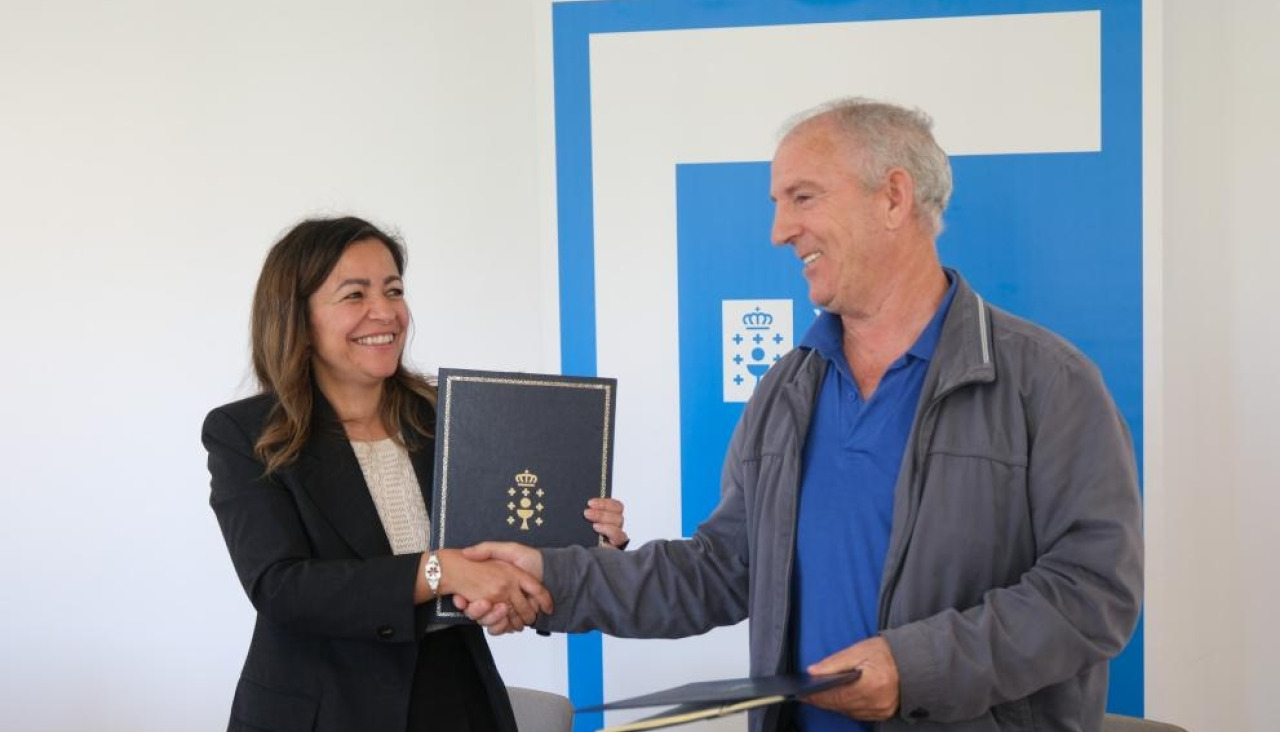 El acuerdo entre la Xunta y la Cofradía de Noia financiará tareas de restauración ambiental y la siembra de diez millones de almejas entre 2026 y 2027