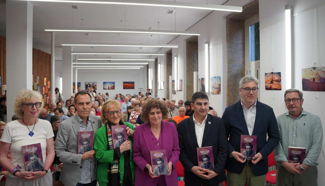 No acto participaron a alcaldesa de Santiago e presidenta do Consorcio, Goretti Sanmartín; o xerente do organismo, José Antonio Domínguez Varela; o director de produción de Editorial Galaxia, Xesús Domínguez Dono; e o responsable de publicacións do Consorcio, Juan Conde Roa.