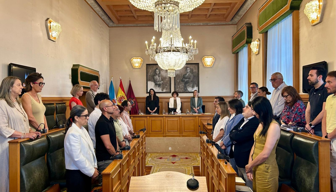 A sesión plenaria de maio do Concello de Santiago deu luz verde a unha declaración institucional de apoio ao colectivo LGTBIQ+ e de condena á lgtbifobia