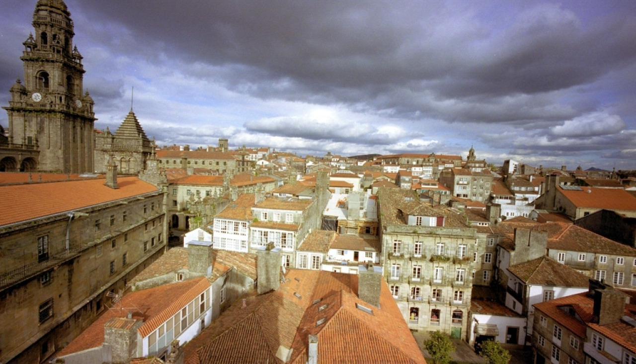 La Xunta de Goberno Local ha aprobado el plan específico de medidas para la zona de mercado residencial tensionado de Santiago, que será remitido a la Xunta de Galicia y al Ministerio de Vivienda