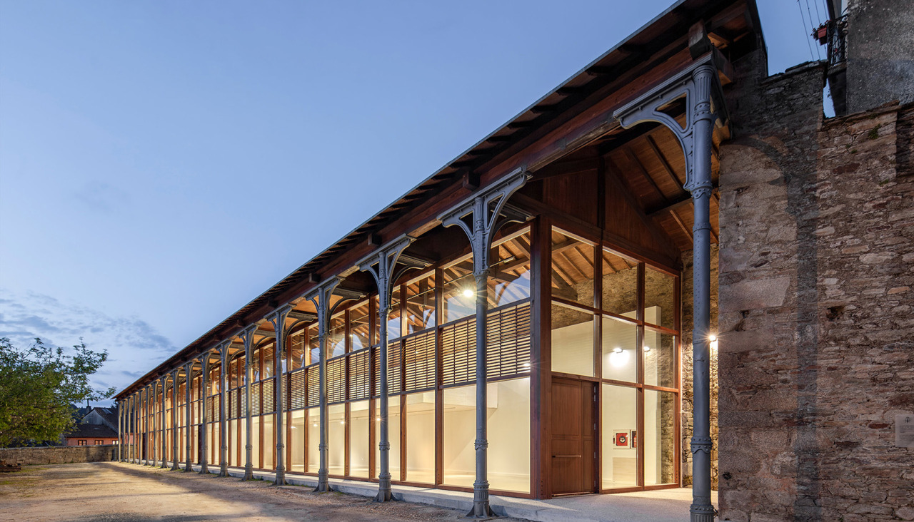 Restauración del pabellón historicista y el muro perimetral de San Martin Pinario_Orozco Seara