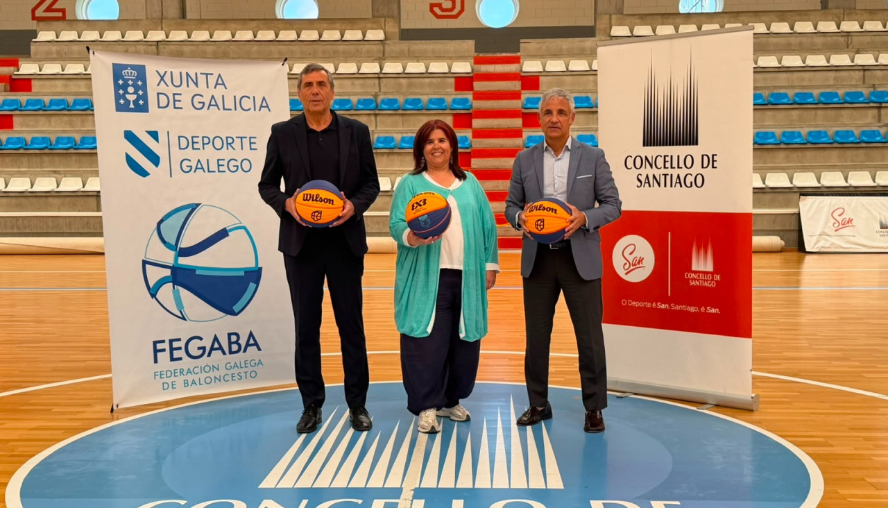 A concelleira de Deportes, Pilar Lueiro, e representantes da Xunta e da Federación Galega de Baloncesto presentaron en Santa Isabel o Campionato de España de clubs U17 de baloncesto 3x3
