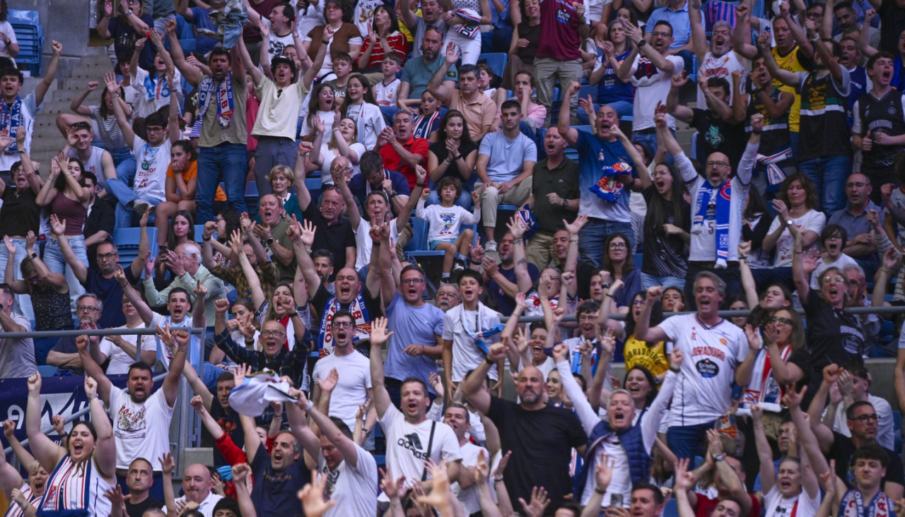 La afición del Monbus Obradoiro