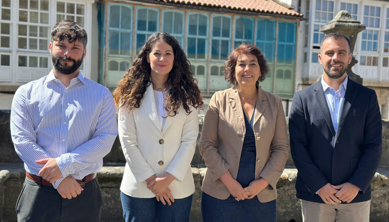 A Concellaría de Dereitos e Servizos Sociais e o grupo de investigación Armela da USC presentaron o proxecto “Axudas a un click”