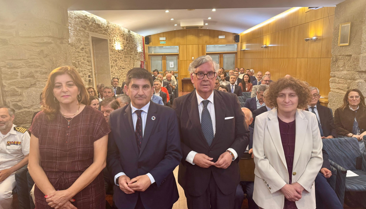 A alcaldesa de Santiago, Goretti Sanmartín, participou na clausura da asemblea xeral da Confederación de Empresarios de Galicia