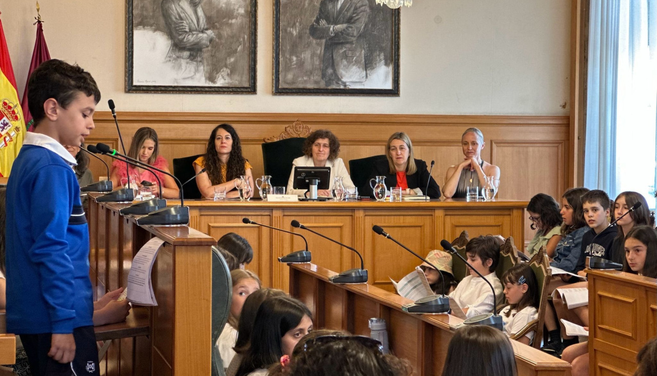 El Consello Local da Infancia nace como un órgano estable de participación para que los menores de Santiago puedan formular propuestas