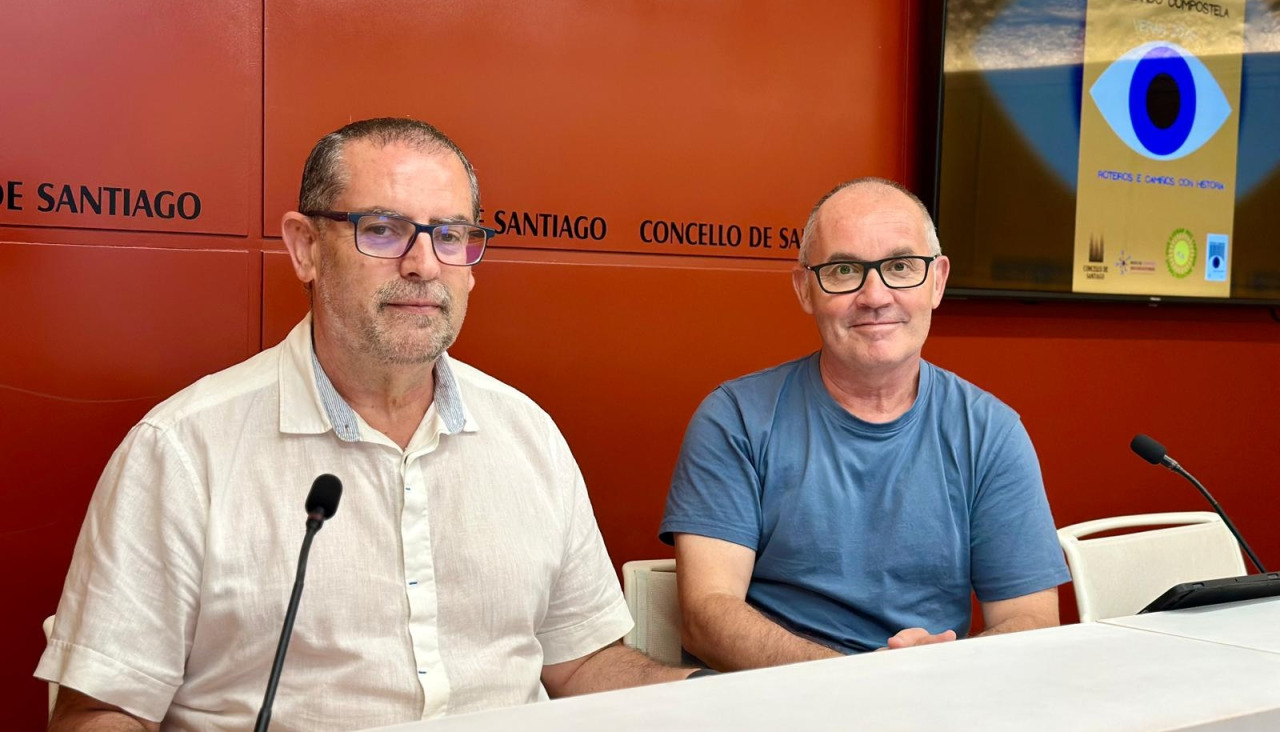 O concelleiro de Centros Socioculturais, Xan Duro, presentou o programa 'Revelando Compostela'