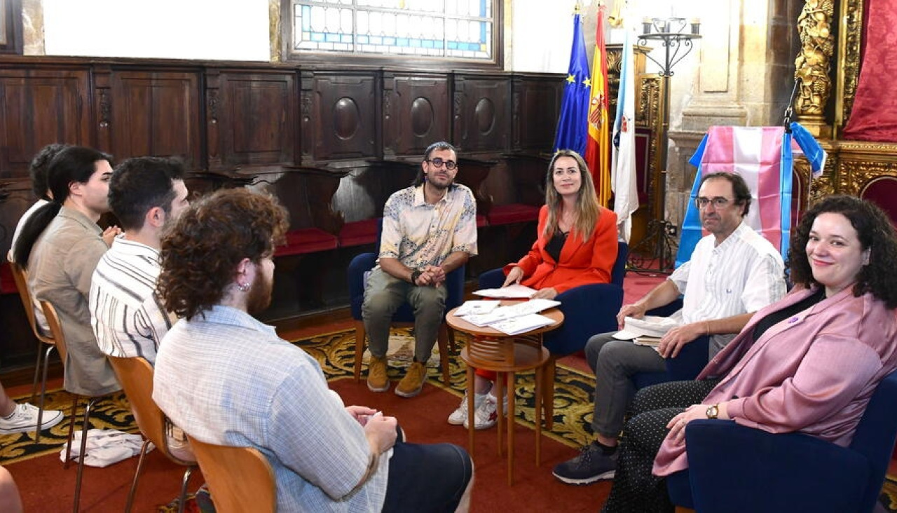 A vicerreitora Lorena Añón inaugurou a I Convivencia Con Orgullo USC, unha iniciativa que combina actividades de reflexión, cultura e participación arredor da diversidade LGTBI+