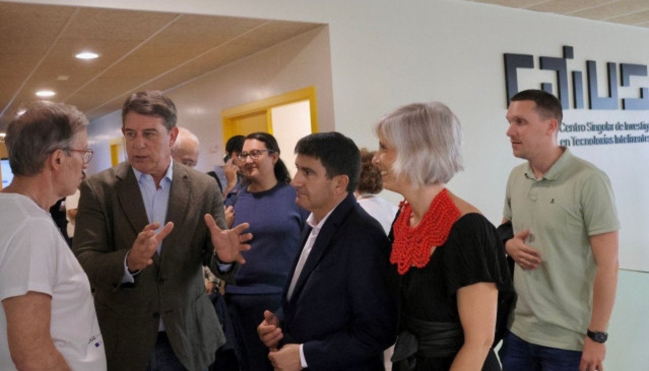 Pedro Blanco y el secretario xeral del PSdeG, José Ramón Gómez Besteiro, participaron en un acto en el CiTIUS, donde defendieron el proyecto socialista para las elecciones de Santiago