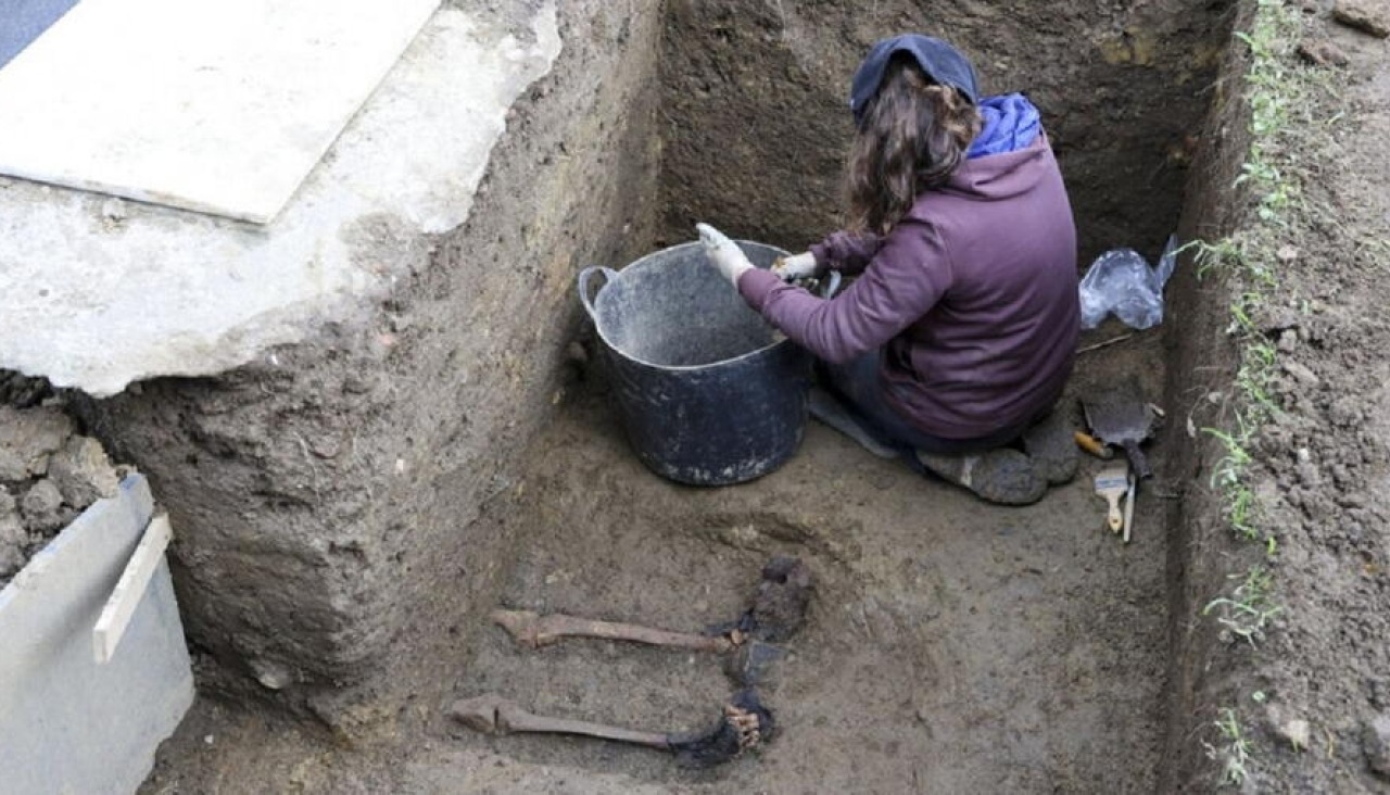 Los trabajos forman parte del convenio suscrito entre la USC y la Deputación da Coruña para investigar las fosas de víctimas de la violencia franquista en Serantes, Beira y Boisaca