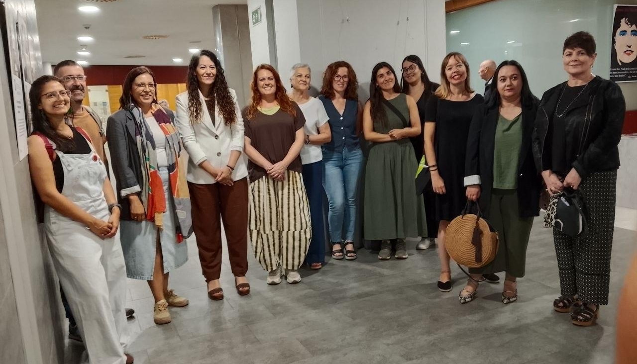 La exposición está formada por 20 paneles en los que se presentan proyectos cooperativos vinculados a distintos sectores de actividad