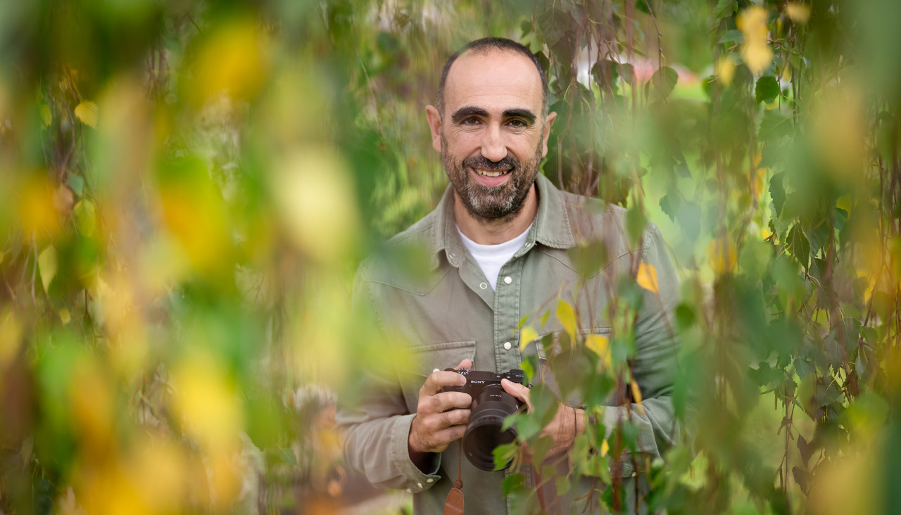 Roberto Ouro suma tres nominaciones consecutivas en los Premios Internacionales Luces de Granada, donde este año compite en la categoría de Reportaje Gráfico