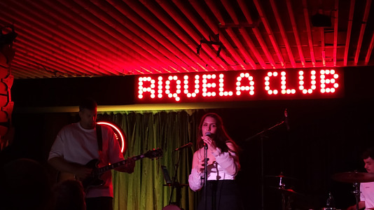 Concierto de Sabela en la sala Riquela de Santiago @ Eladio González Lois (7)