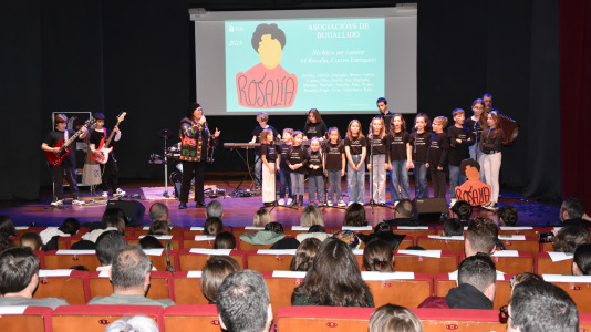 Ames homenaxea a Rosalía de Castro nunha gala protagonizada polo alumnado dos centros educativos (6)