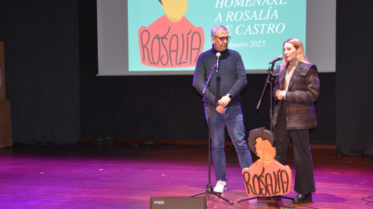 Ames homenaxea a Rosalía de Castro nunha gala protagonizada polo alumnado dos centros educativos (1)