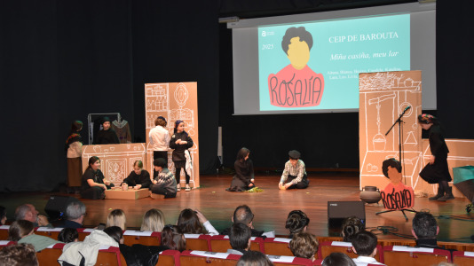 Ames homenaxea a Rosalía de Castro nunha gala protagonizada polo alumnado dos centros educativos (4)