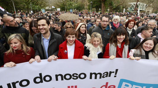 Manifestación en defensa del mar en Santiago de Compostela @EFE Lavandeira jr (7)