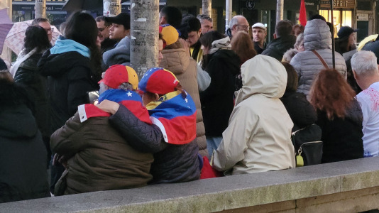 Manifestación por Venezuela en Santiago (4)