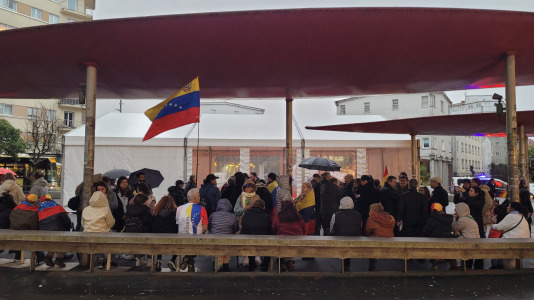 Manifestación por Venezuela en Santiago (1)