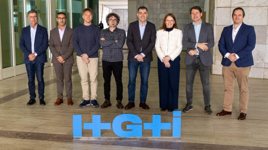 Foto de familia durante la presentación de los resultados de la convocatoria Nexos, celebrada este jueves, con el conselleiro de Educación, Ciencia, Universidades e FP, Román Rodríguez, acompañado por la directora de la Axencia Galega de Innovación, Carmen Cotelo, y representantes de entidades participantes en los proyectos de I+D+i seleccionados.